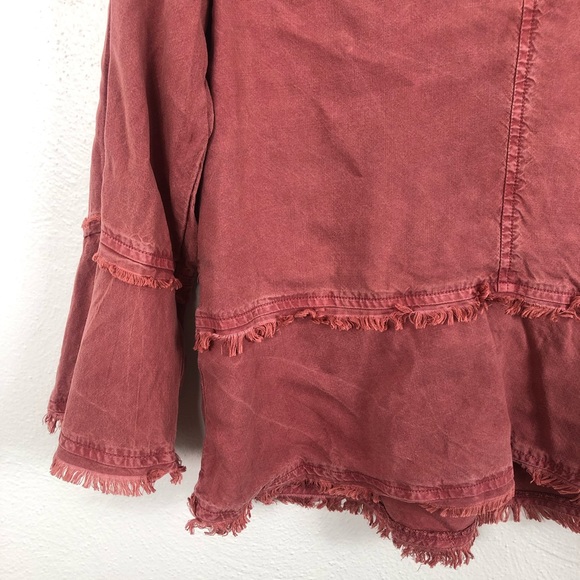 Cloth & Stone V-Neck Frayed Chambray Mauve Blouse - Picture 3 of 9